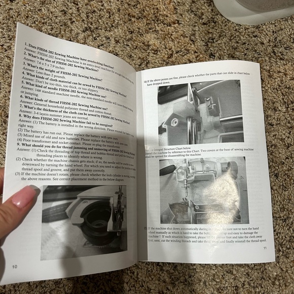 Mini Sewing Machine - Picture 8 of 15